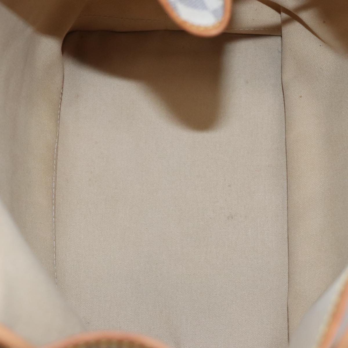 Louis Vuitton Noé White Canvas Shoulder Bag (Pre-Owned)