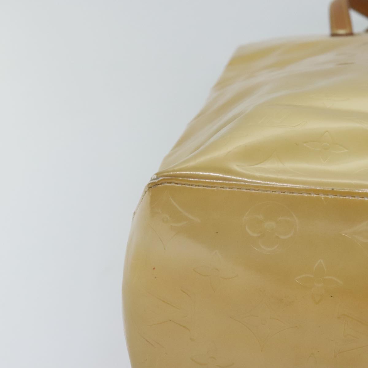 Louis Vuitton Reade Beige Patent Leather Tote Bag (Pre-Owned)