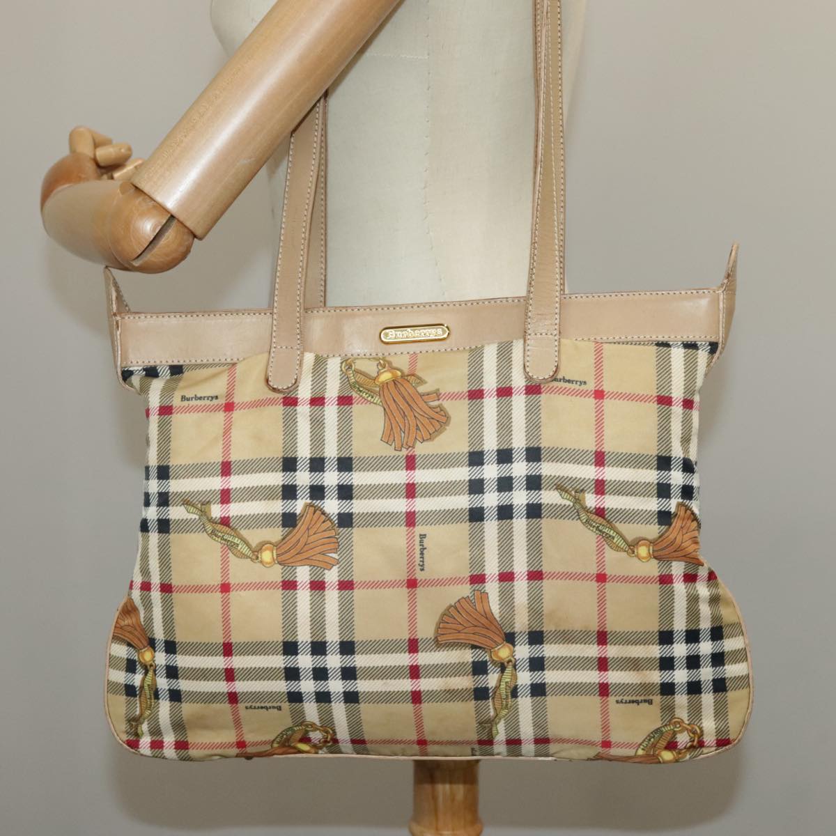 Burberry Nova Check Beige Canvas Shoulder Bag (Pre-Owned)