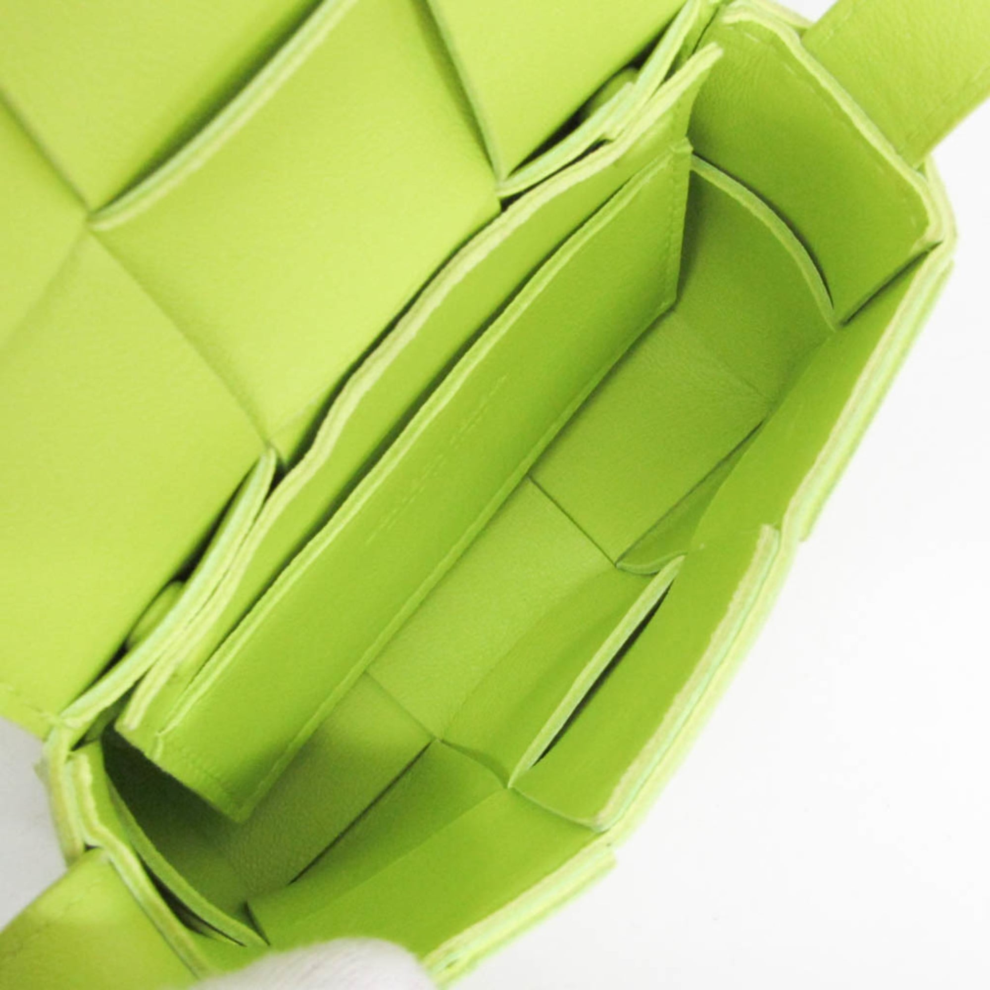 Bottega Veneta Cassette Maxi Intrecciato Leather Green Leather Clutche & Pouche Bag (Pre-Owned)
