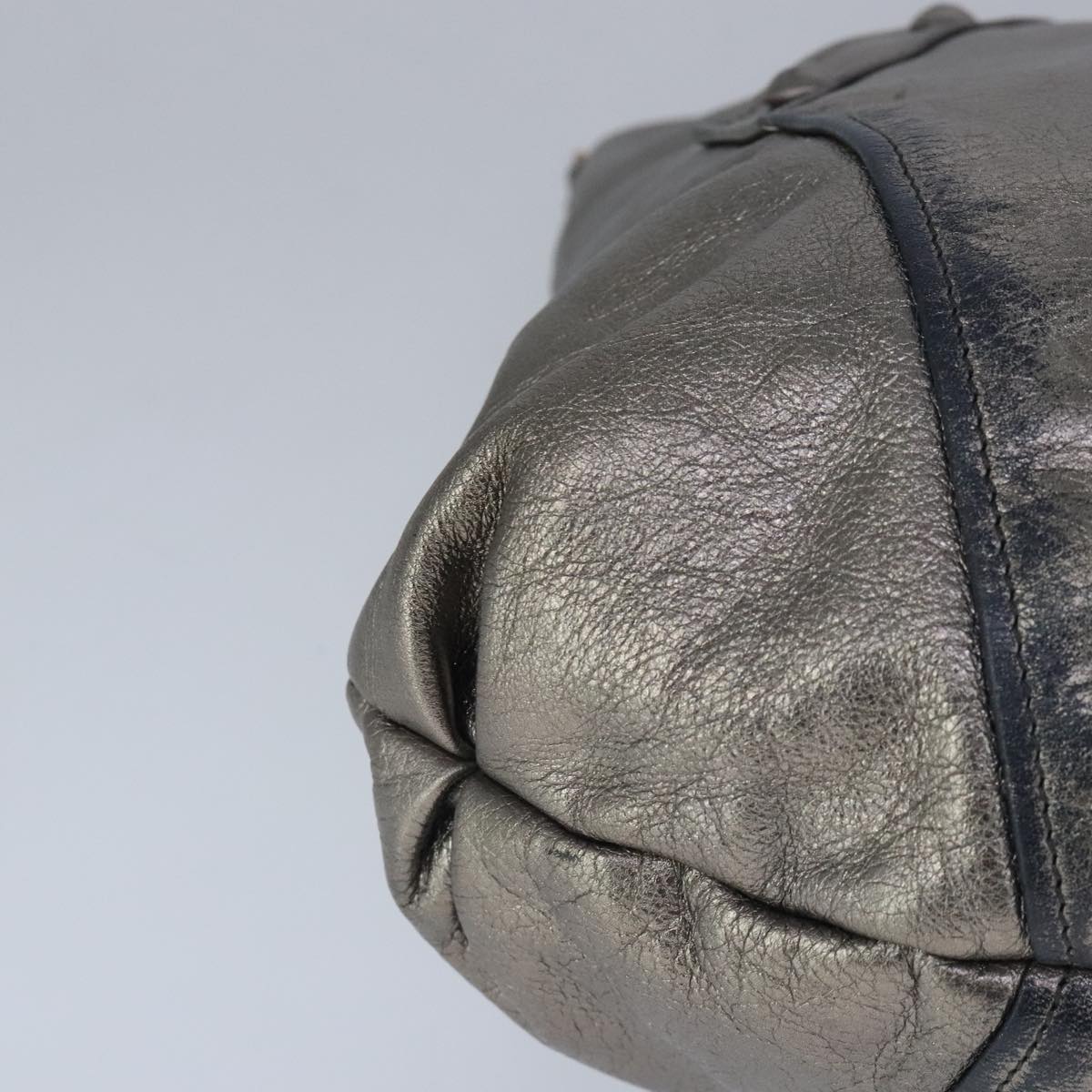 Salvatore Ferragamo Gancini Silver Leather Handbag (Pre-Owned)