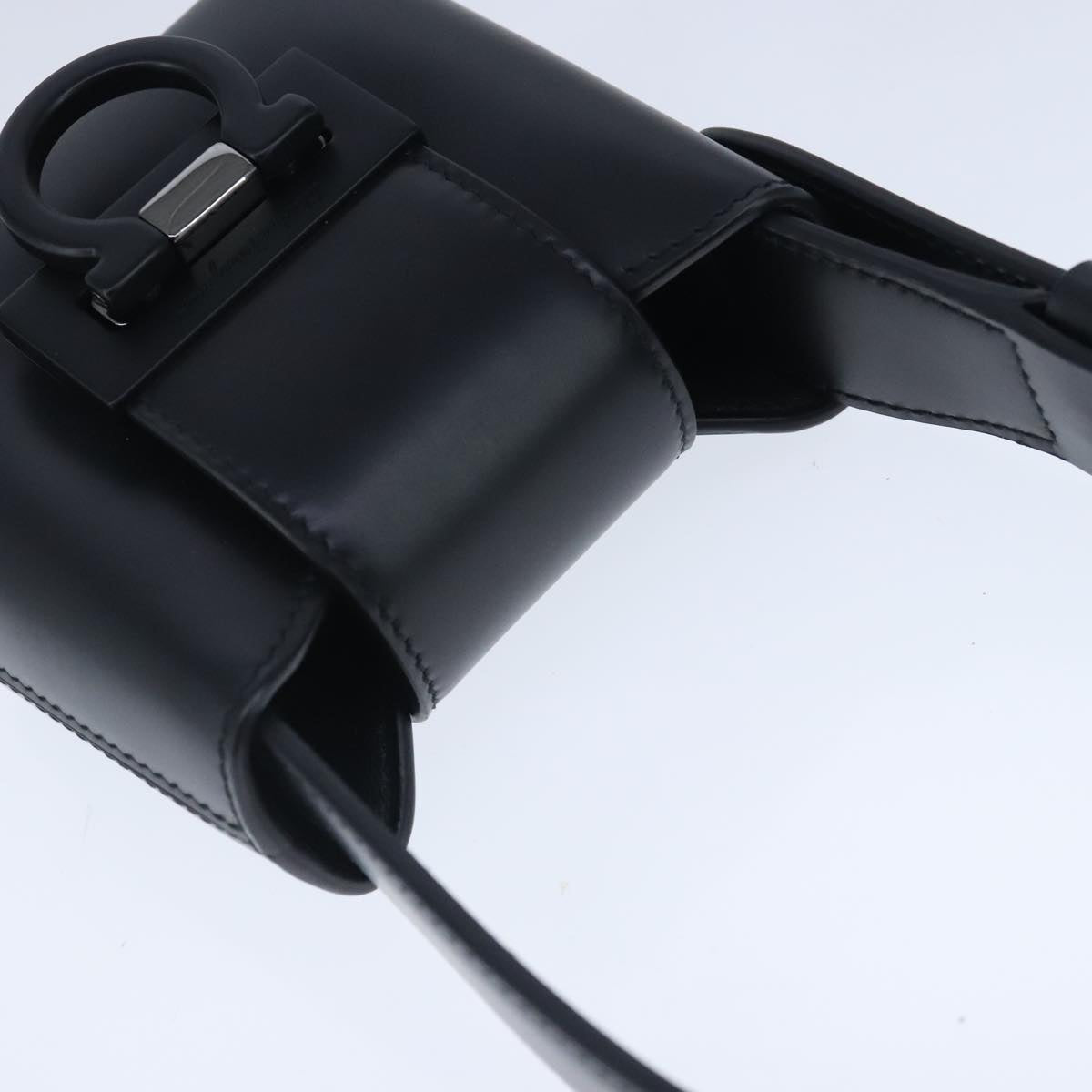Salvatore Ferragamo Gancini Black Leather Handbag (Pre-Owned)