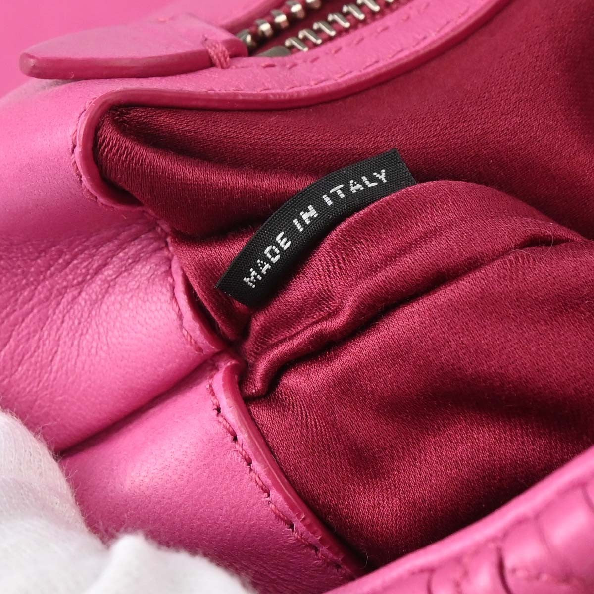 Miu Miu Crystal Clutch Matelasse Leather Pink Leather Handbag (Pre-Owned)