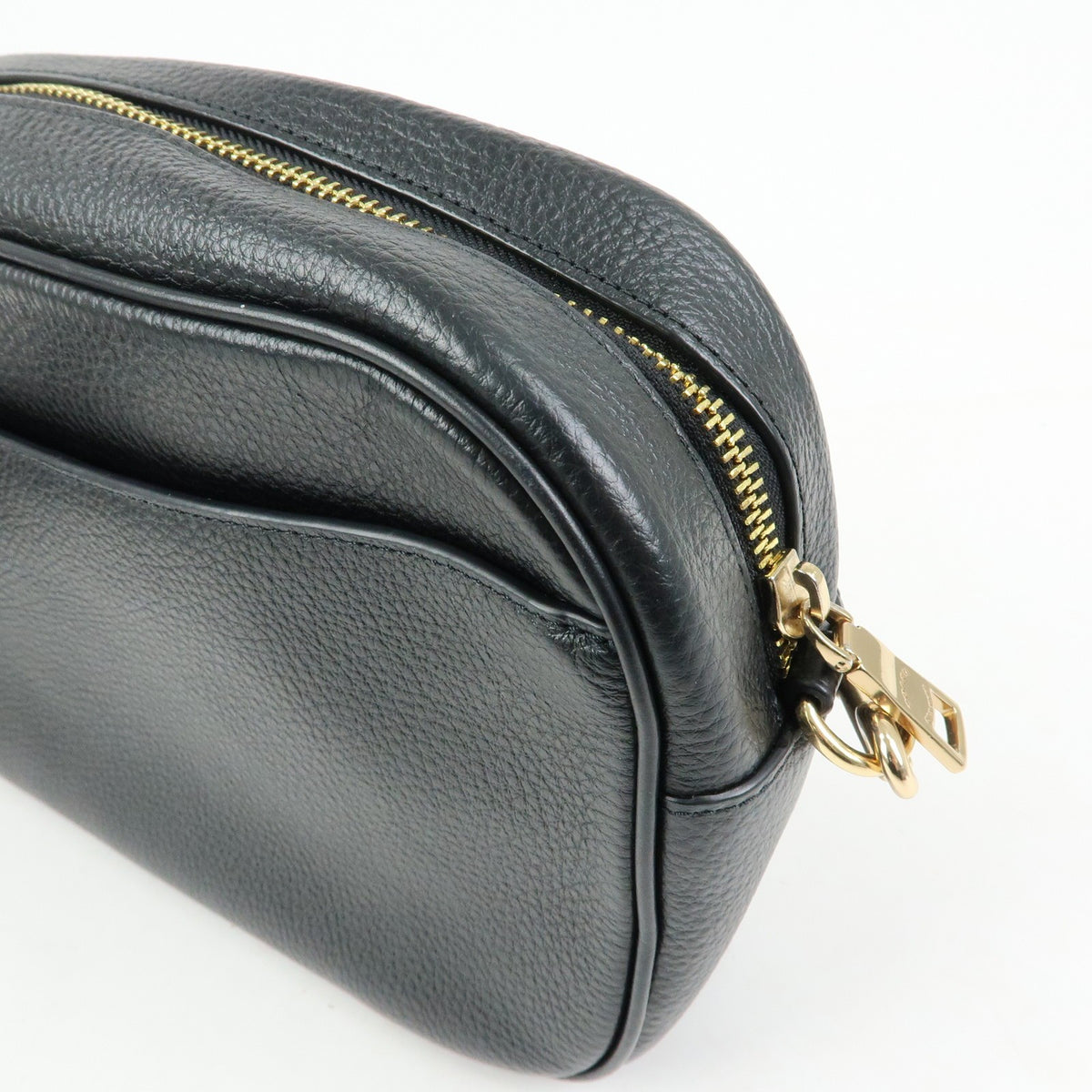 Coach Shoulder Leather Black Leather Handbag (Pre-Owned)