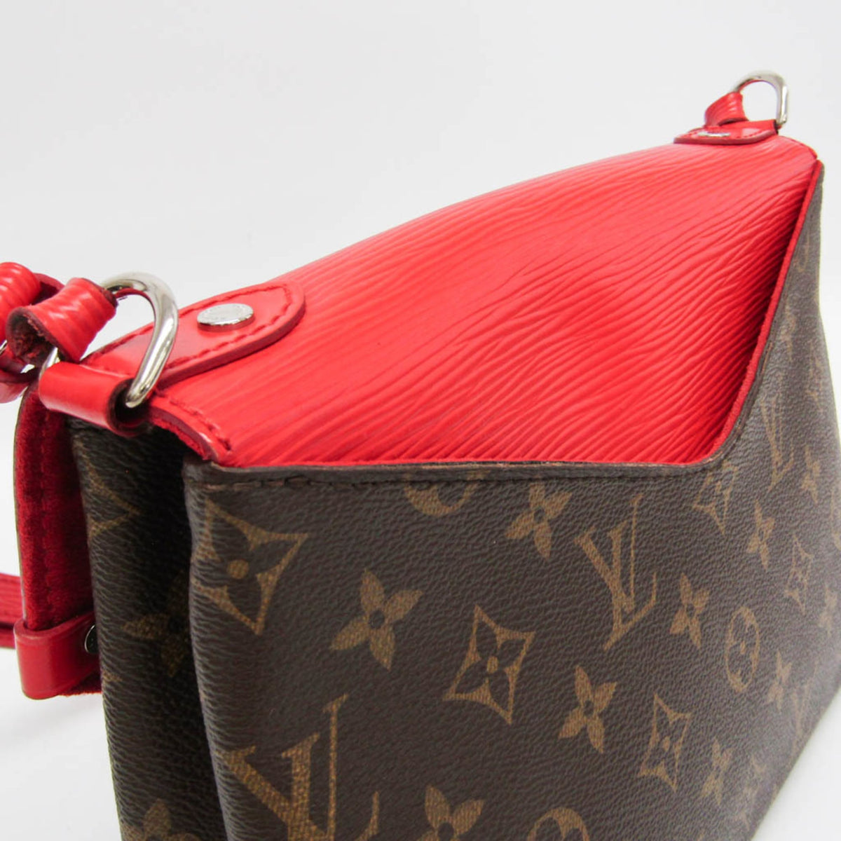 Louis Vuitton Saint Michel Monogram Canvas And Epi Leather Brown Canvas Handbag (Pre-Owned)