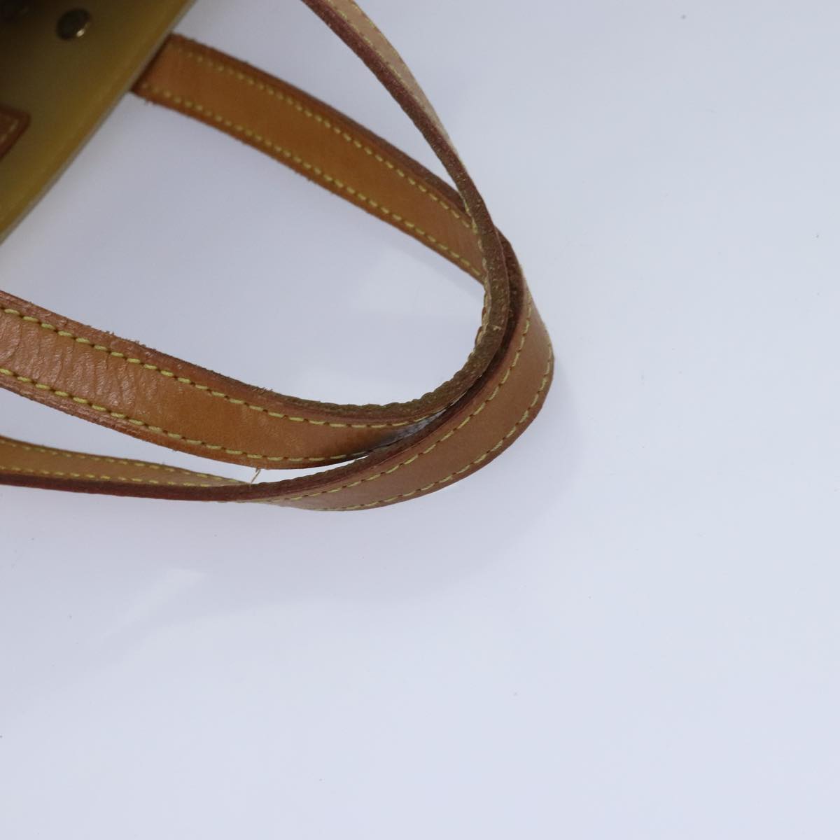 Louis Vuitton Reade Beige Patent Leather Tote Bag (Pre-Owned)