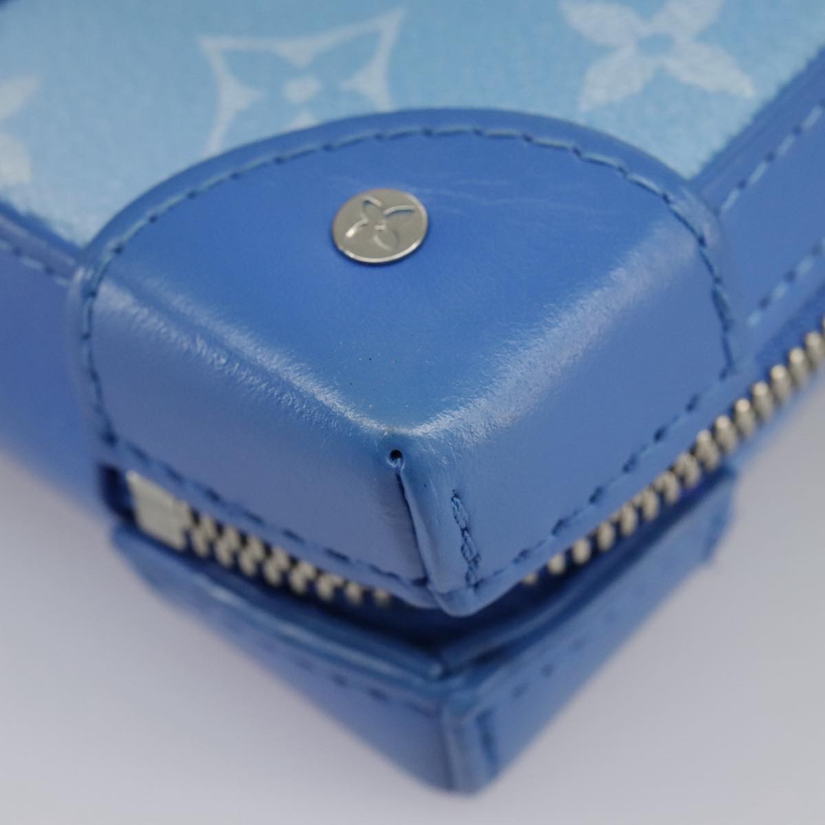 Louis Vuitton Trunk Blue Canvas Shoulder Bag (Pre-Owned)