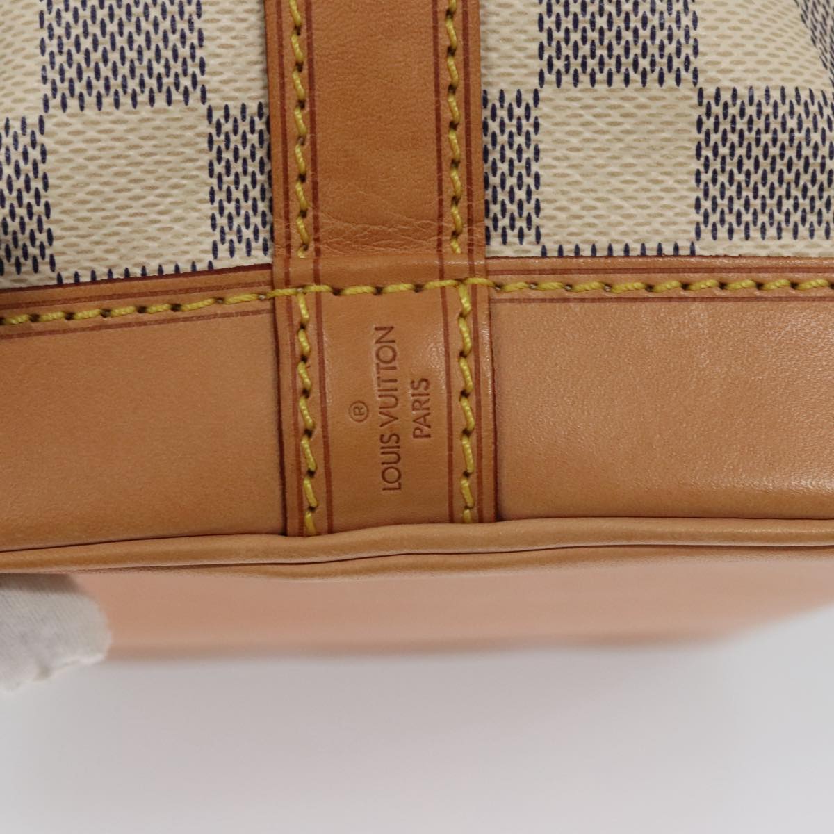Louis Vuitton Noé Bb White Canvas Shoulder Bag (Pre-Owned)