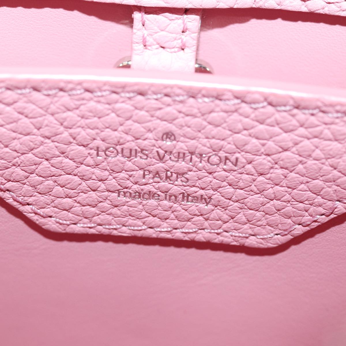 Louis Vuitton Capucines Pink Leather Handbag (Pre-Owned)
