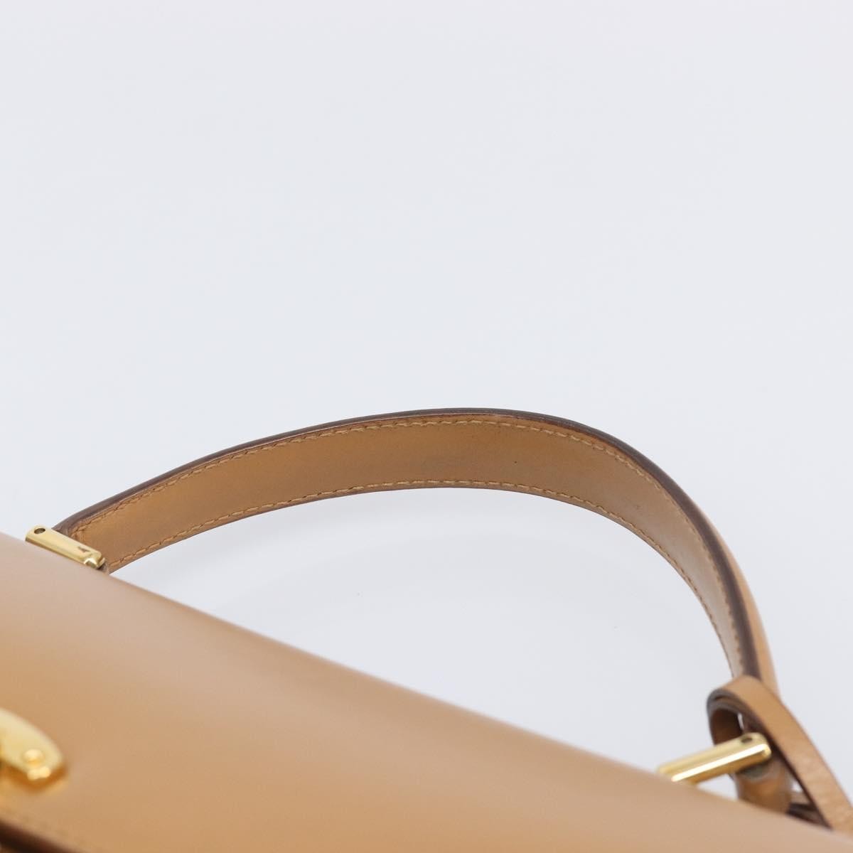 Gucci Vintage Lady Lock Top Handle Leather Beige Leather Handbag (Pre-Owned)
