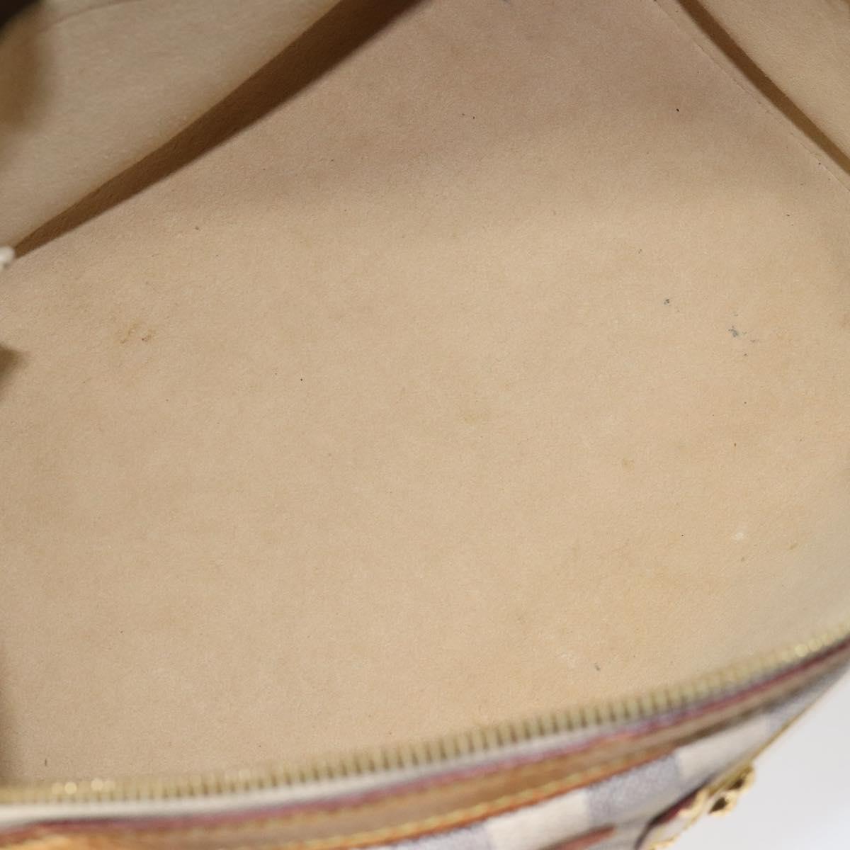 Louis Vuitton Berkeley White Canvas Handbag (Pre-Owned)
