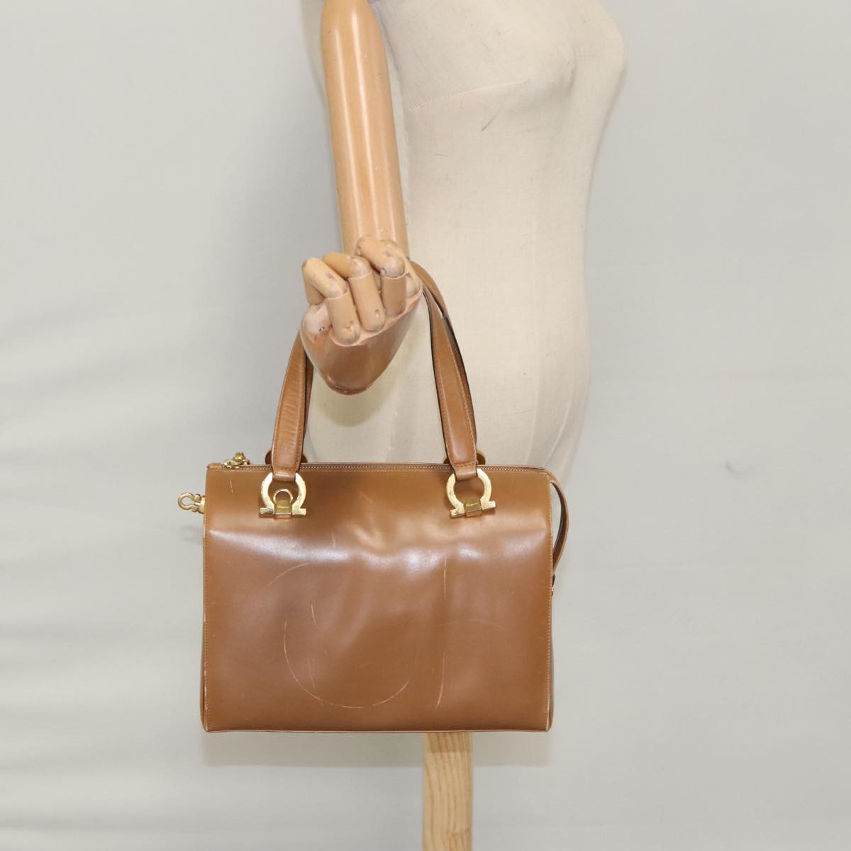 Salvatore Ferragamo Gancini Brown Leather Handbag (Pre-Owned)