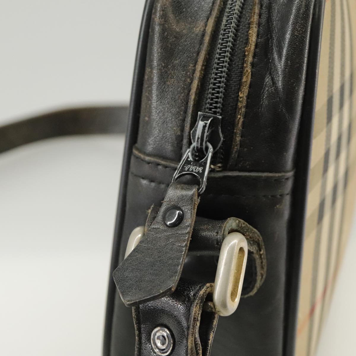 Burberry Nova Check Beige Canvas Shoulder Bag (Pre-Owned)