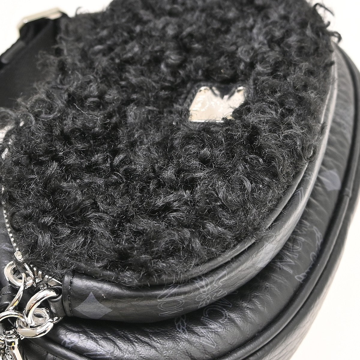 MCM Vintage Leather Black Leather Shoulder Bag Bag (Pre-Owned)