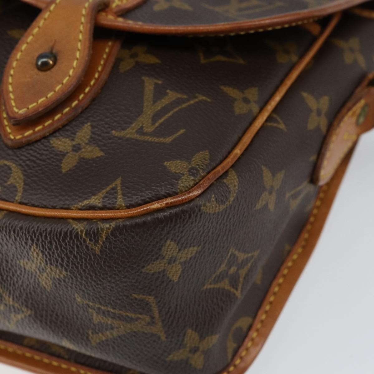 Louis Vuitton Sac Gibeciere Messenger Monogram Canvas Brown Canvas Shoulder Bag Bag (Pre-Owned)