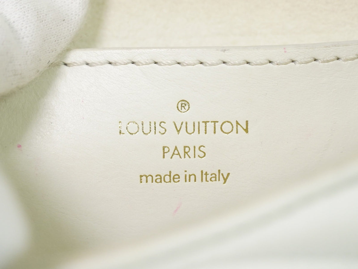 Louis Vuitton New Wave Multi Pochette Quilted Leather White Leather Shoulder Bag Bag (Pre-Owned)