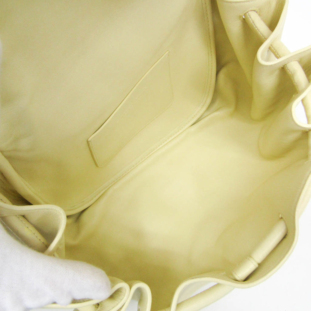 Bottega Veneta Beak Leather Beige Leather Crossbody Bag Bag (Pre-Owned)
