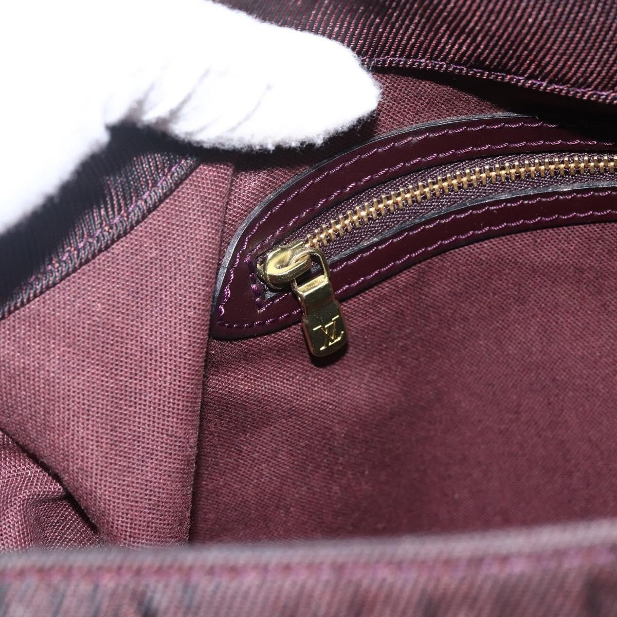 Louis Vuitton Dersou Taiga Leather And Canvas Brown Leather Shoulder Bag Bag (Pre-Owned)