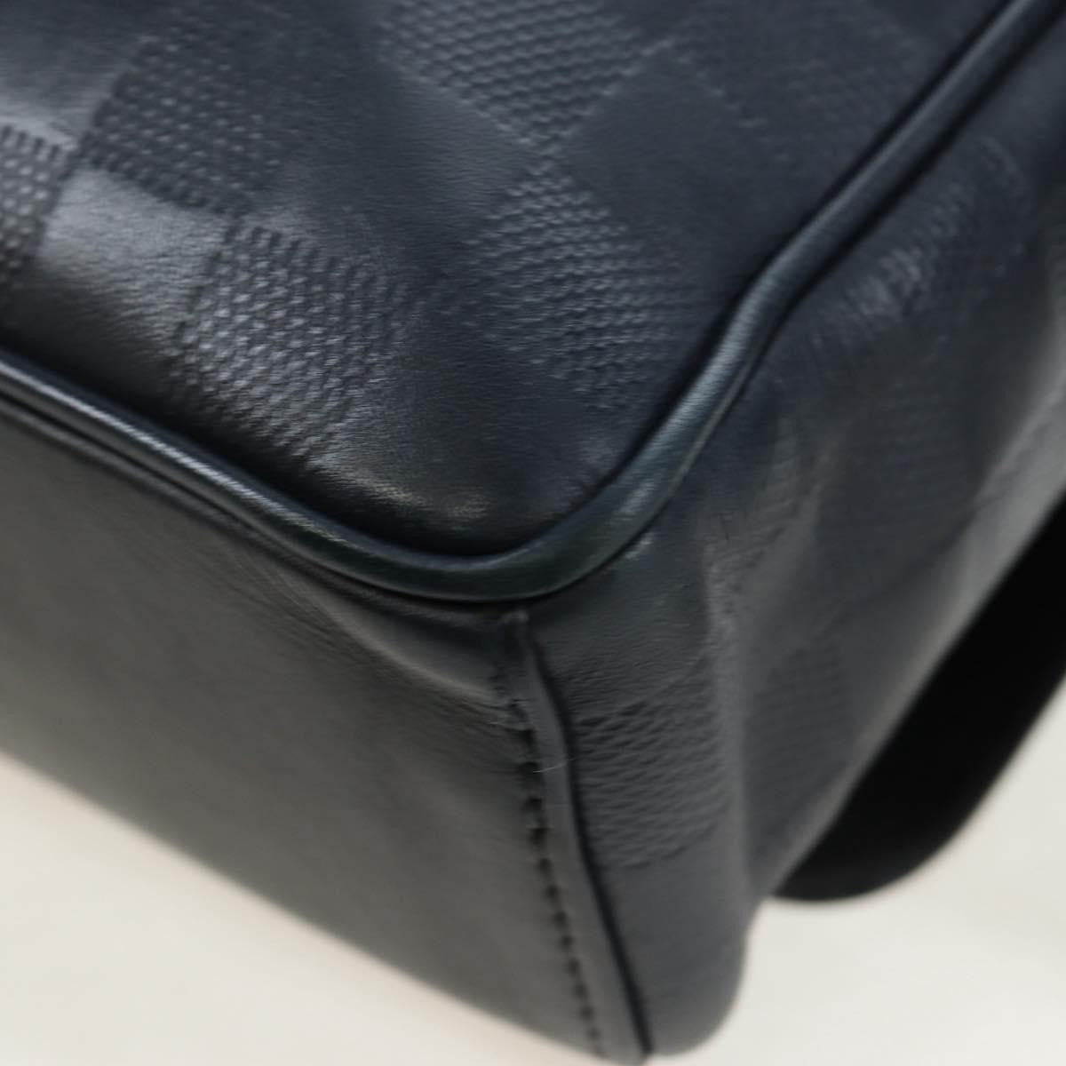 Louis Vuitton District Messenger Damier Infini Leather Black Leather Shoulder Bag Bag (Pre-Owned)