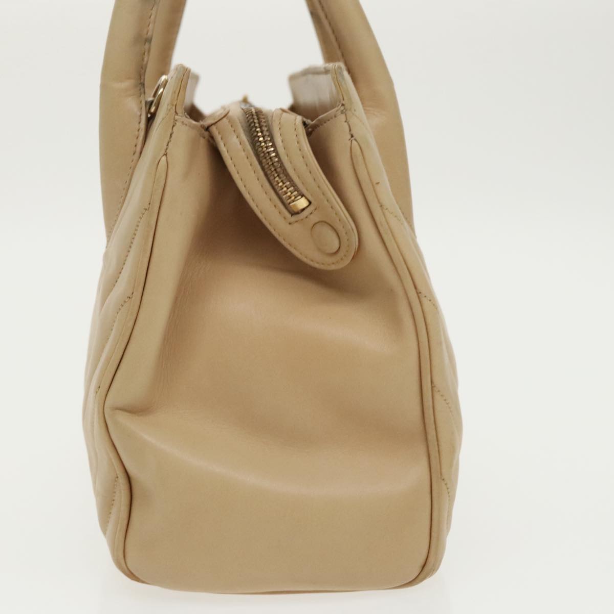 Chanel V-Stich Beige Leather Handbag (Pre-Owned)