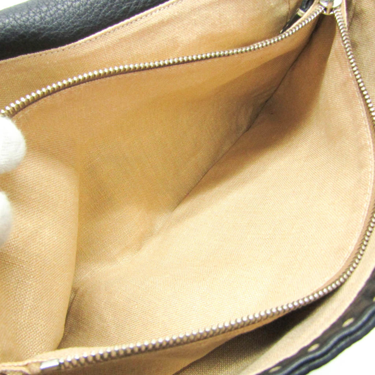 Fendi Selleria Messenger Leather Black Leather Shoulder Bag Bag (Pre-Owned)