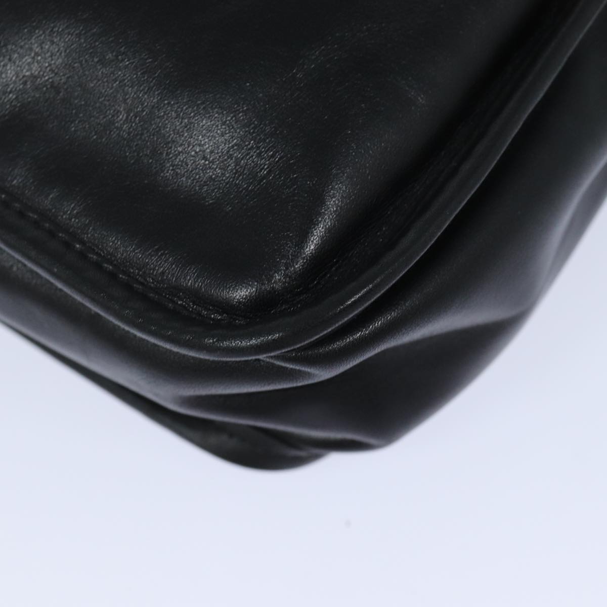 Loewe Black Leather Shoulder Bag (Pre-Owned)