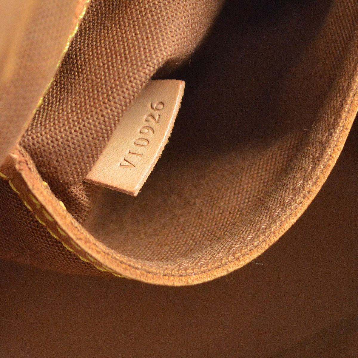 Louis Vuitton Alma Monogram Canvas Brown Canvas Handbag (Pre-Owned)