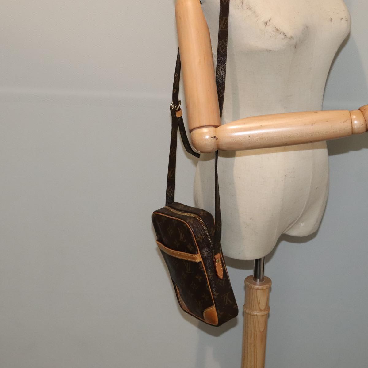 Louis Vuitton Danube Brown Canvas Shoulder Bag (Pre-Owned)
