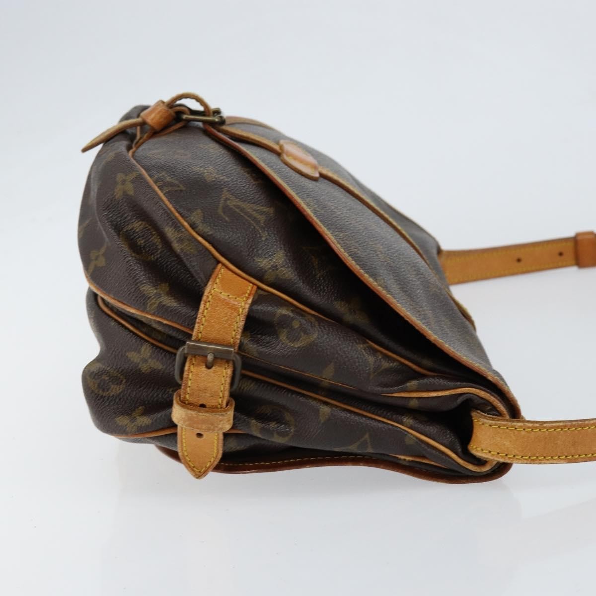 Louis Vuitton Saumur Monogram Canvas Brown Canvas Handbag (Pre-Owned)