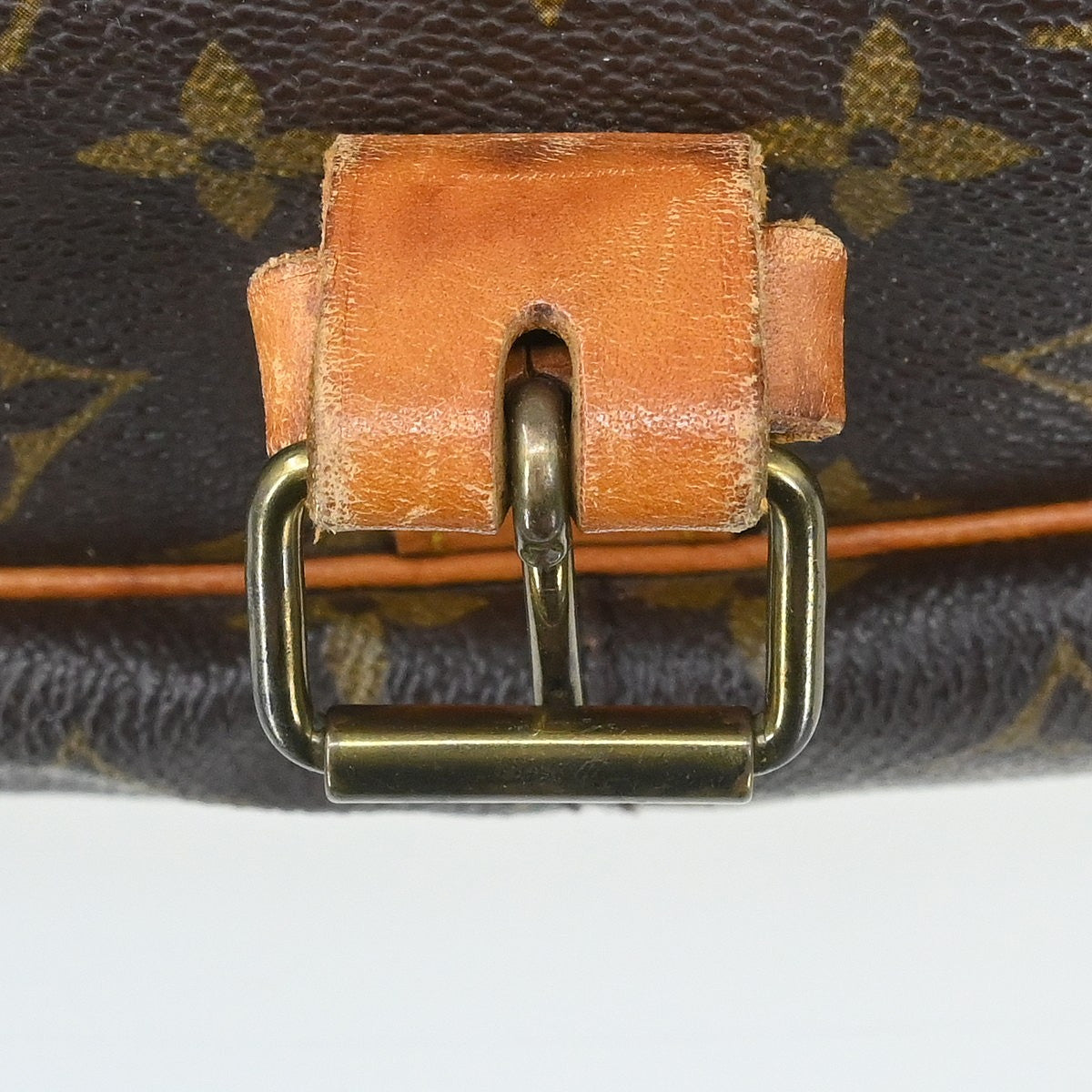 Louis Vuitton Saumur Monogram Brown Canvas Shoulder Bag Bag (Pre-Owned)