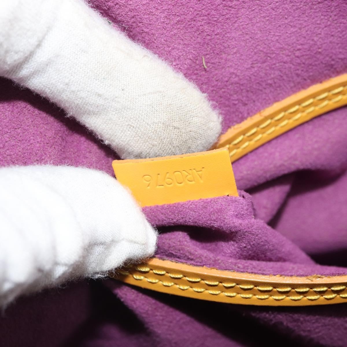 Louis Vuitton Alma Epi Leather Yellow Leather Handbag (Pre-Owned)
