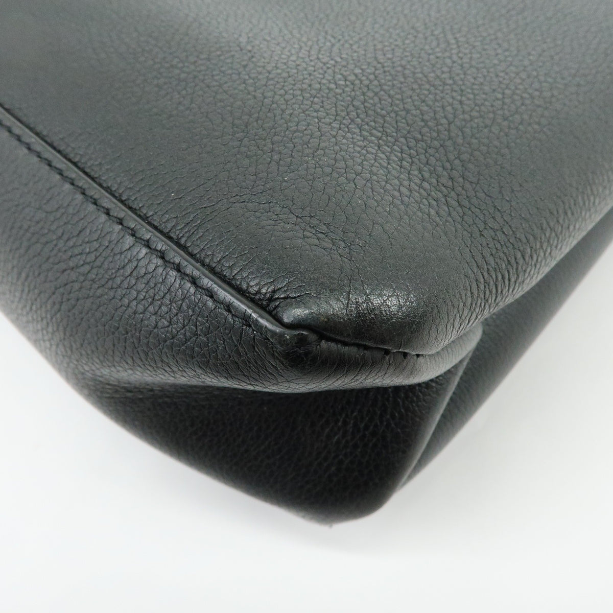 Louis Vuitton Lockme Ever Leather Black Leather Handbag (Pre-Owned)