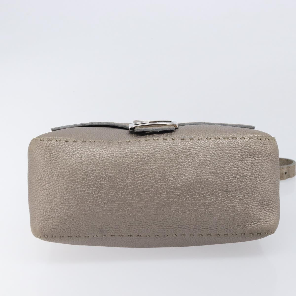 Fendi Selleria Baguette Leather Beige Leather Handbag (Pre-Owned)