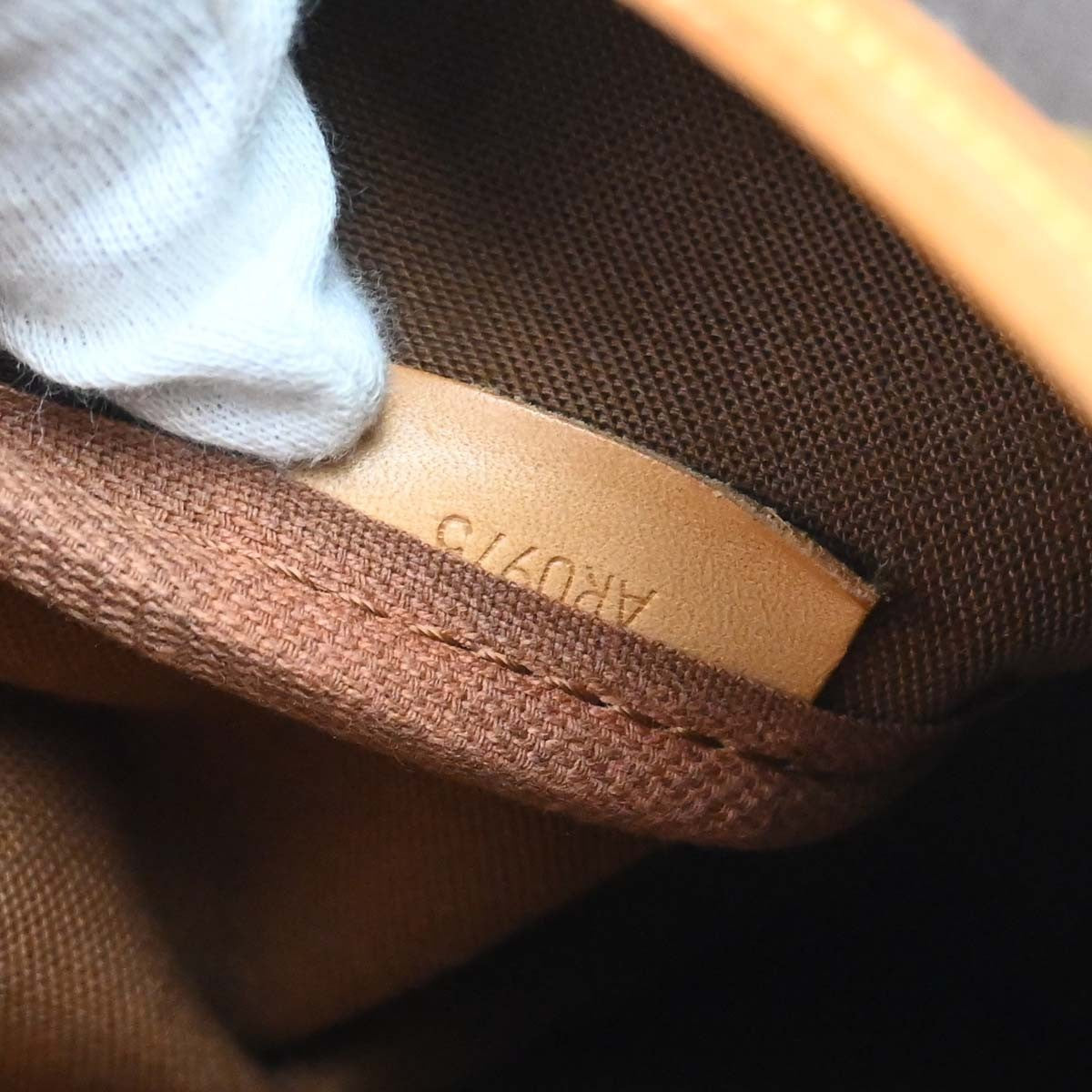 Louis Vuitton Saumur Monogram Canvas Brown Canvas Shoulder Bag Bag (Pre-Owned)