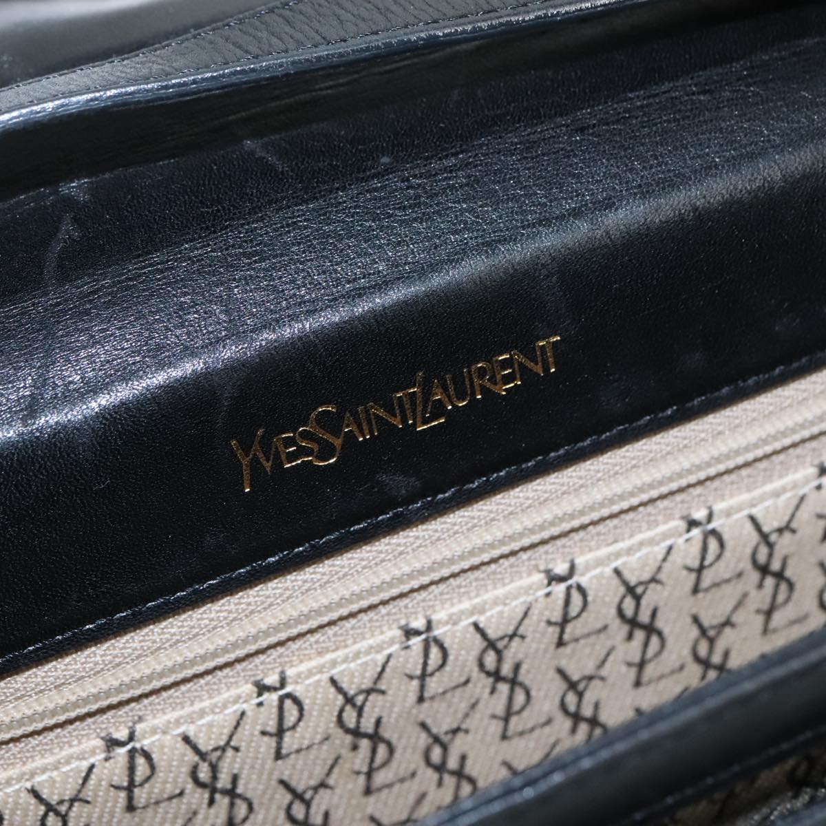 Yves Saint Laurent Black Leather Shoulder Bag (Pre-Owned)