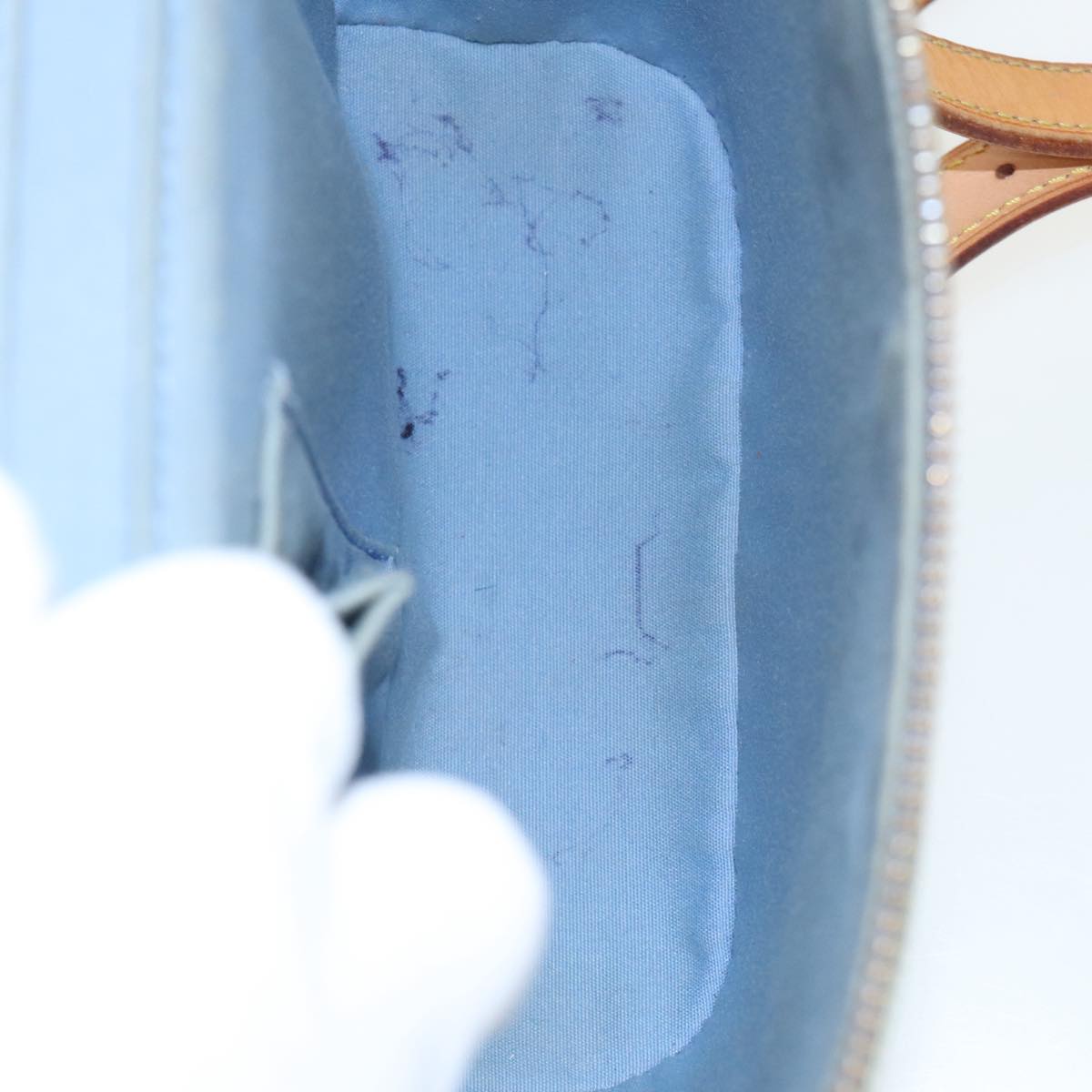Louis Vuitton Sullivan Blue Patent Leather Shoulder Bag (Pre-Owned)