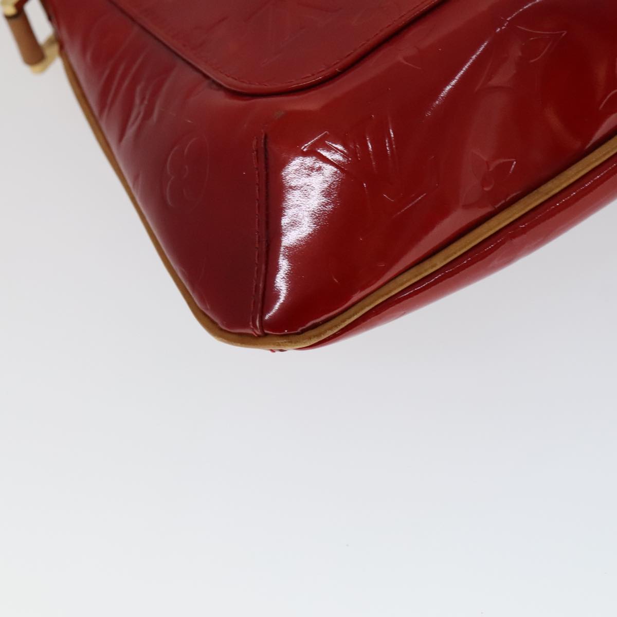 Louis Vuitton Red Patent Leather Shoulder Bag (Pre-Owned)