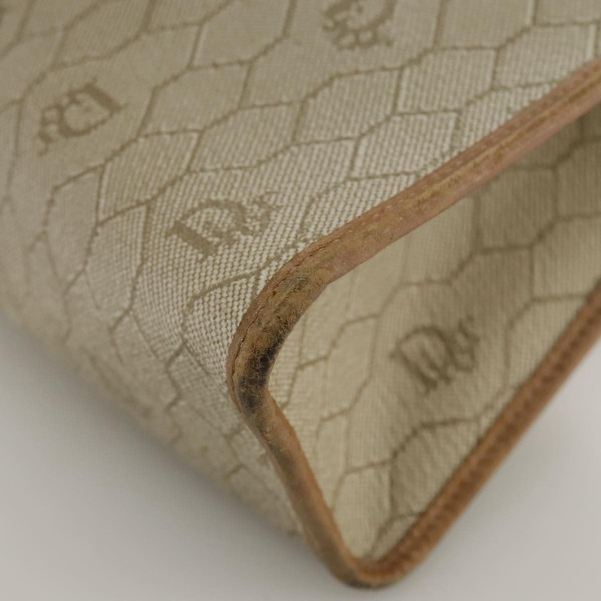 Christian Dior Vintage Honeycomb Zip Canvas And Leather Beige Canvas Clutche & Pouche Bag (Pre-Owned)