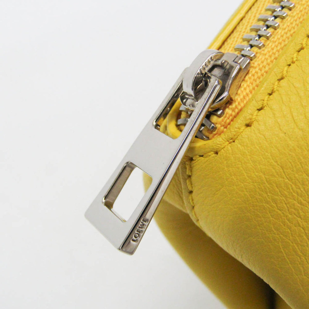 Loewe Elephant Coin Purse Leather Yellow Leather Clutche & Pouche Bag (Pre-Owned)