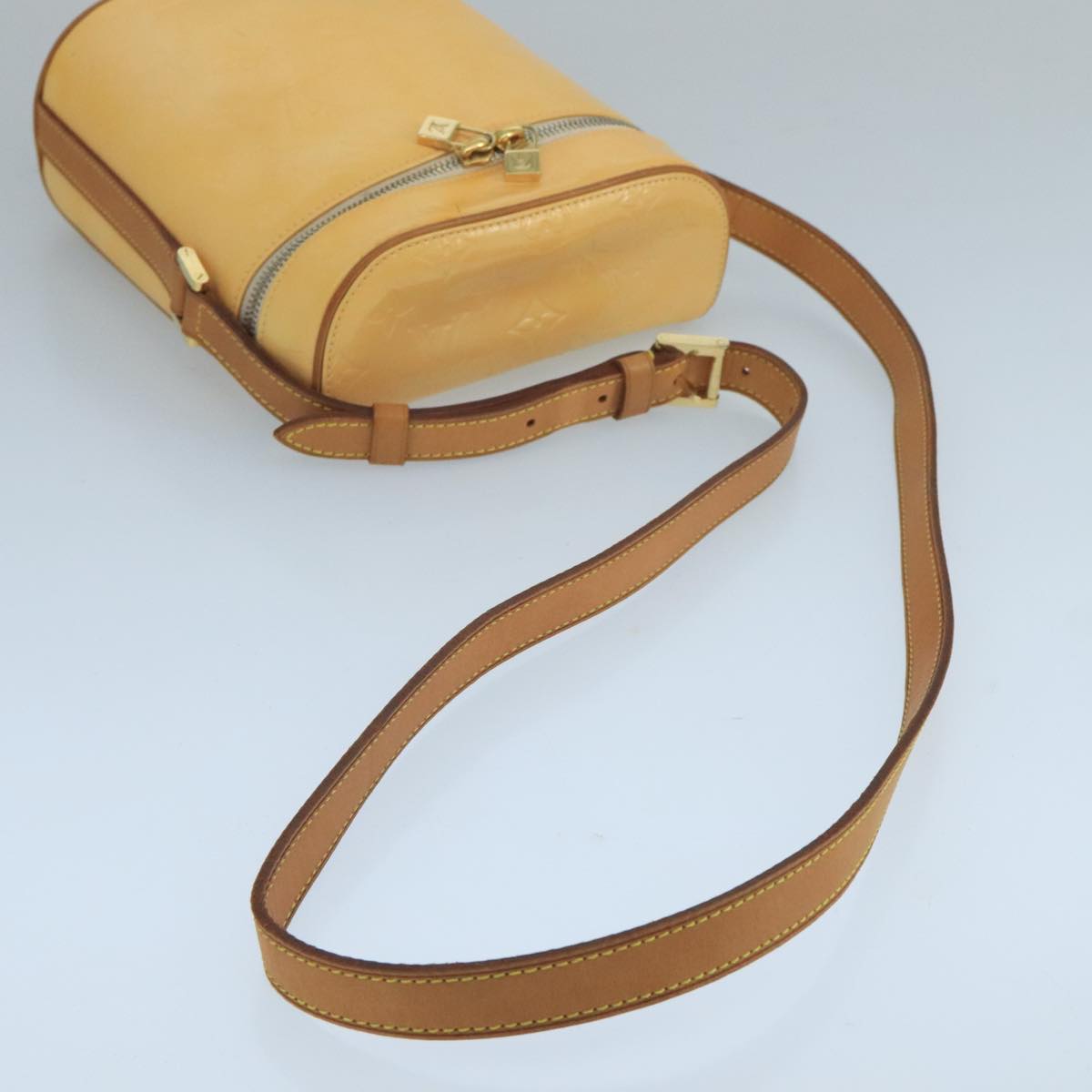 Louis Vuitton Sullivan Yellow Patent Leather Shoulder Bag (Pre-Owned)