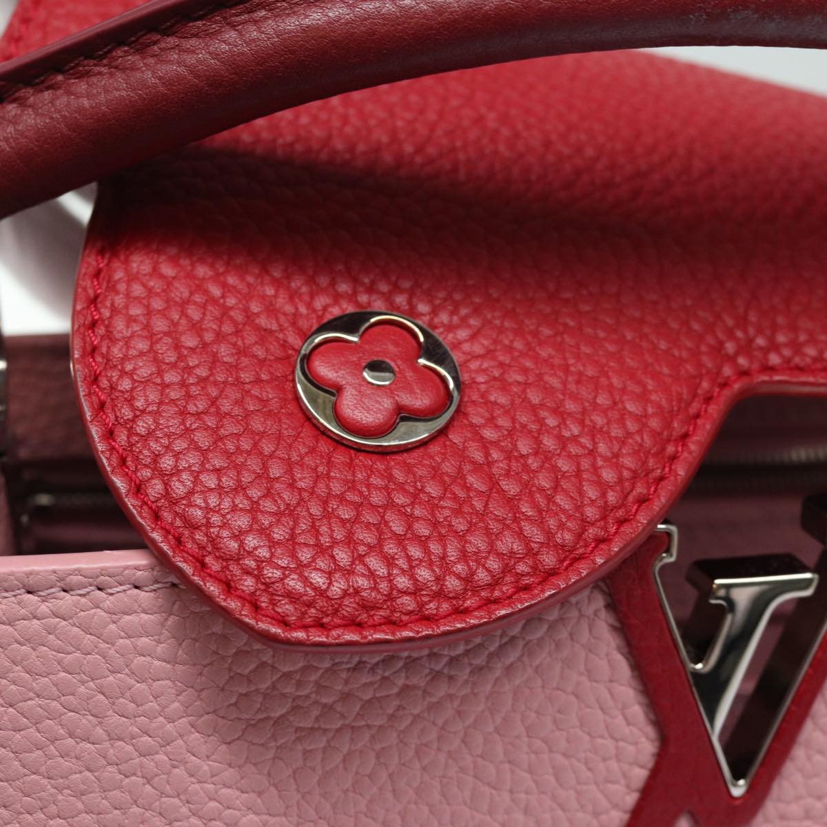 Louis Vuitton Capucines Pink Leather Handbag (Pre-Owned)