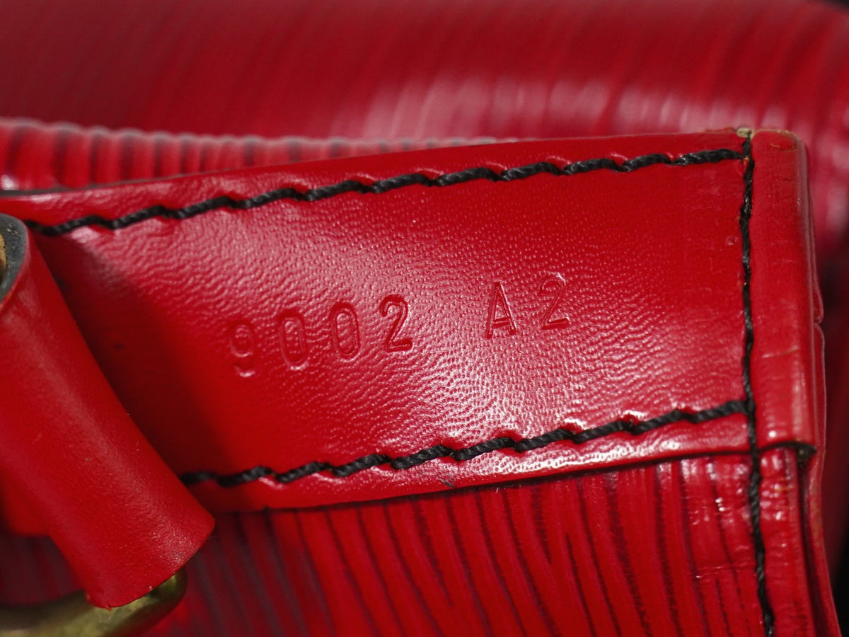 Louis Vuitton Petit Noe Epi Leather Red Leather Handbag (Pre-Owned)