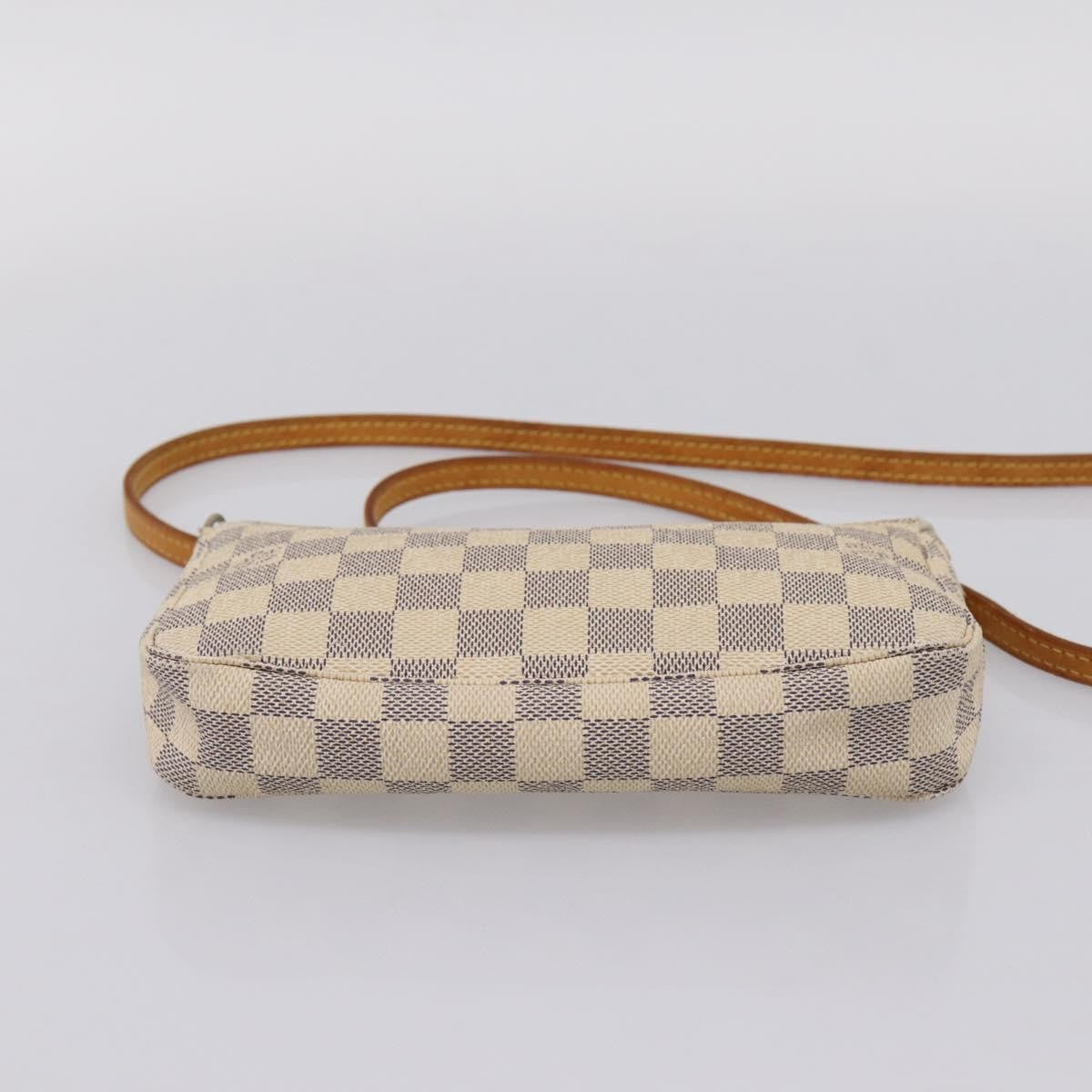 Louis Vuitton Pochette Accessoires Damier White Canvas Clutche & Pouche Bag (Pre-Owned)