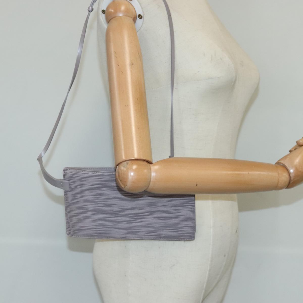 Louis Vuitton Grey Leather Clutch Bag (Pre-Owned)