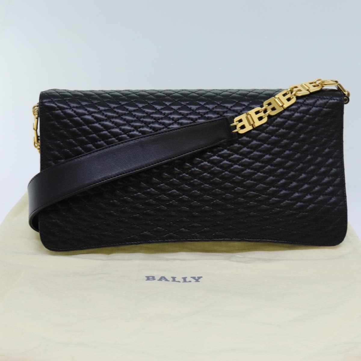Bally Black Leather Shoulder Bag (Pre-Owned)