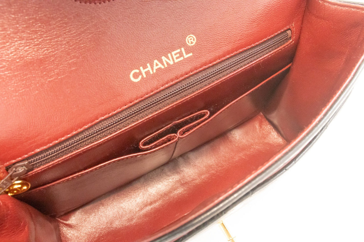 Chanel Vintage Square Classic Double Flap Quilted Leather Black Leather Handbag (Pre-Owned)