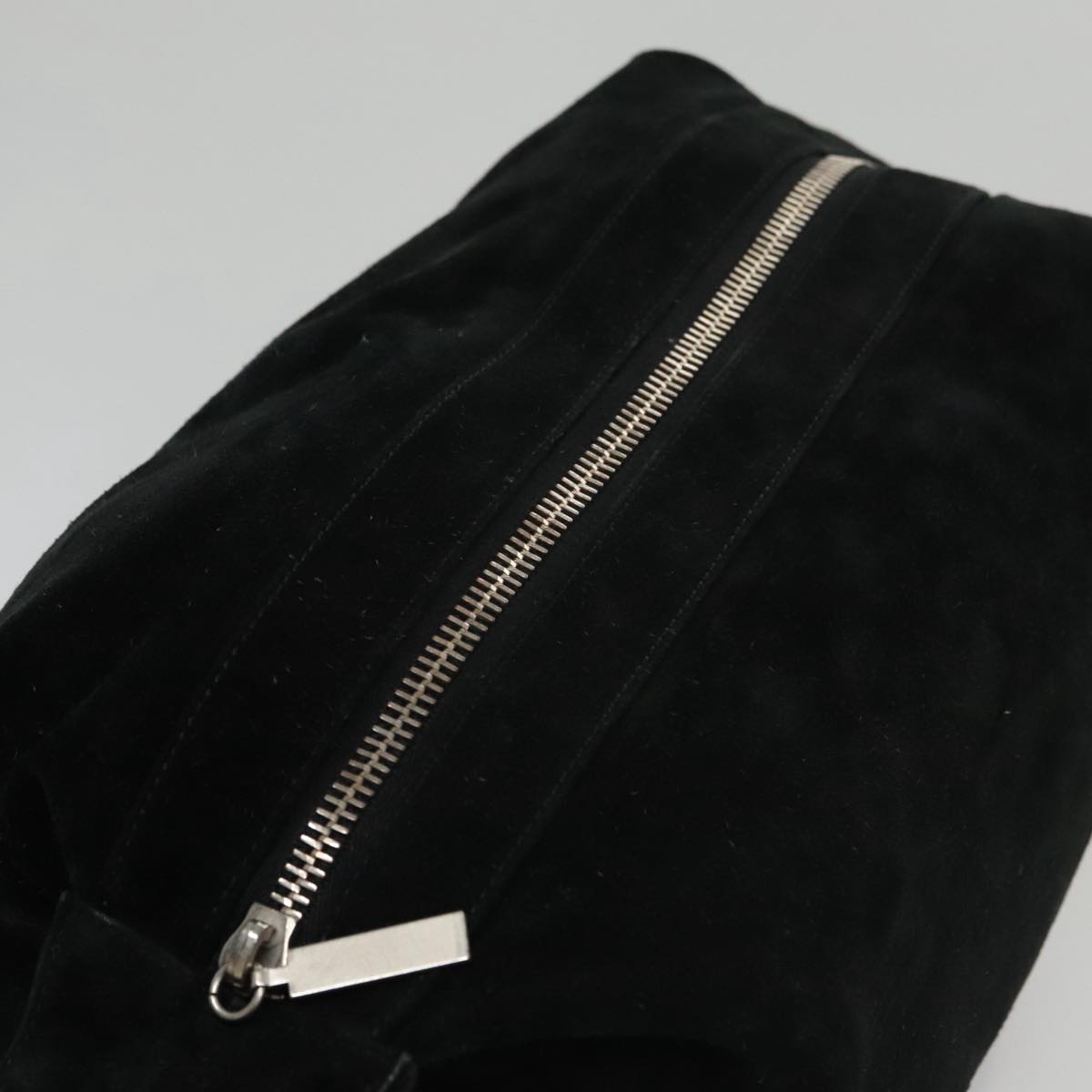 Chanel Black Suede Shoulder Bag (Pre-Owned)