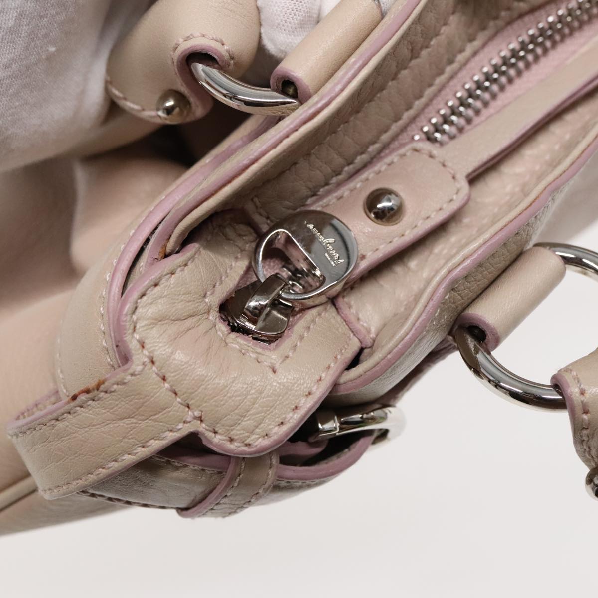 Salvatore Ferragamo Gancini Beige Leather Handbag (Pre-Owned)