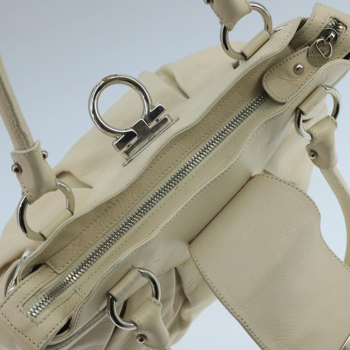 Salvatore Ferragamo Gancini White Leather Handbag (Pre-Owned)
