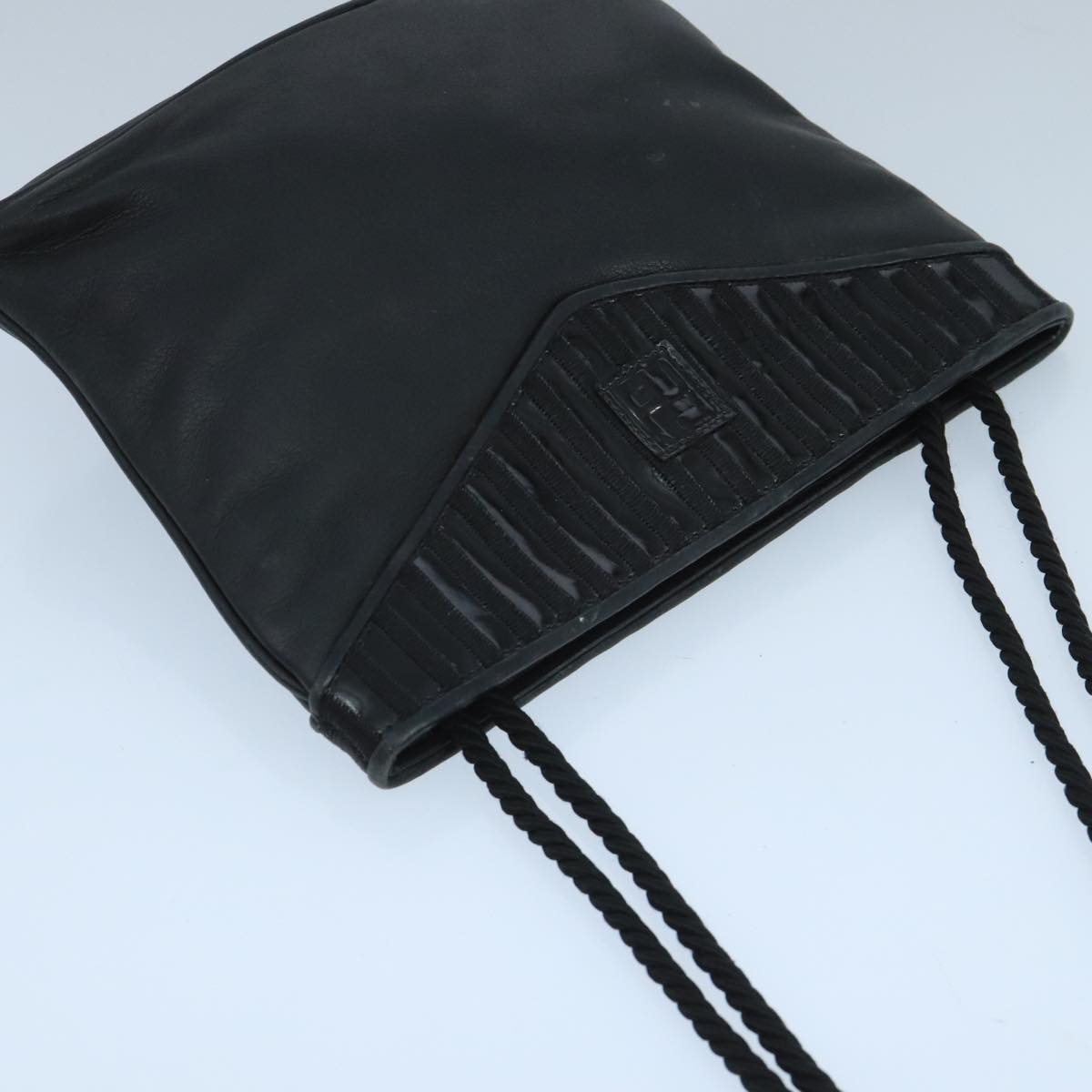 Fendi Black Leather Shoulder Bag (Pre-Owned)